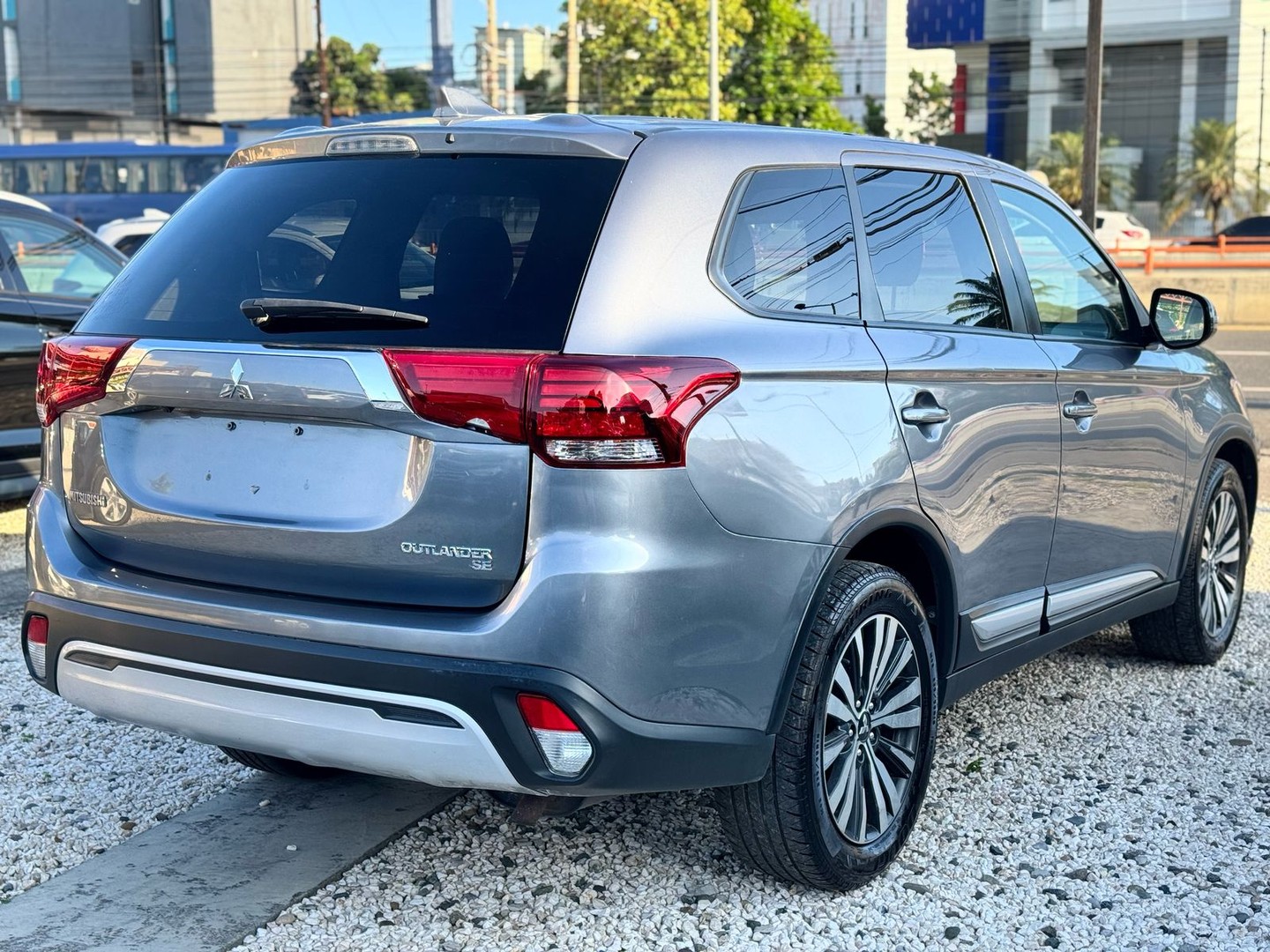 accesorios para vehiculos - Mitsubishi Outlander SE 4WD 2020 9