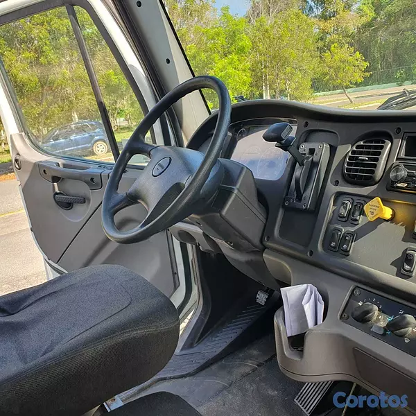 camiones y vehiculos pesados - Se vende FREIGHTLINER 2013. 4