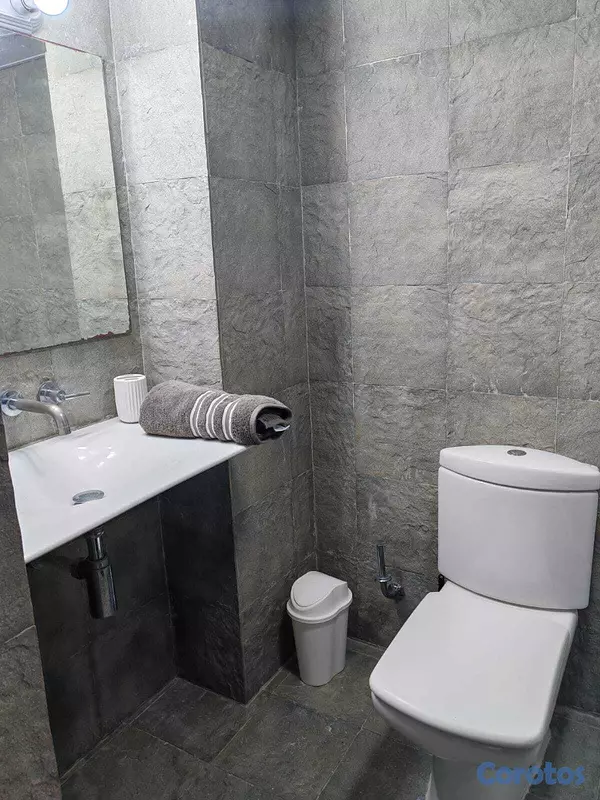 apartamentos - ALQUILO APTO ESTUDIO AMUEBLADO,  57 Mts.2, 6TO PIS 7