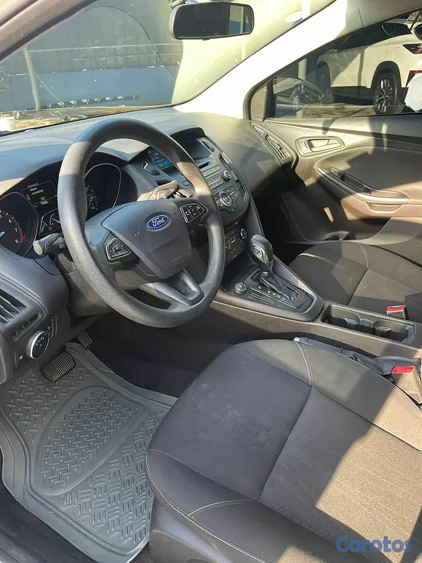 carros - FORD FOCUS 6