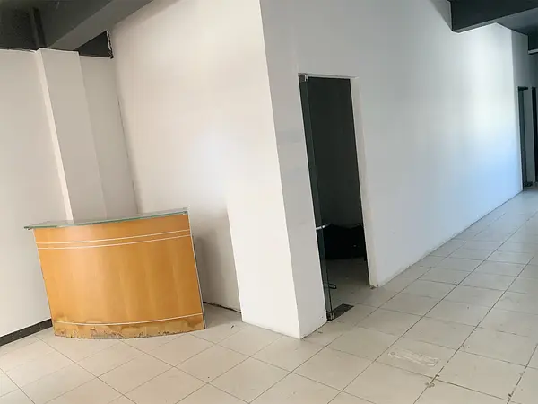oficinas y locales comerciales - Local cerca a la churchill 3