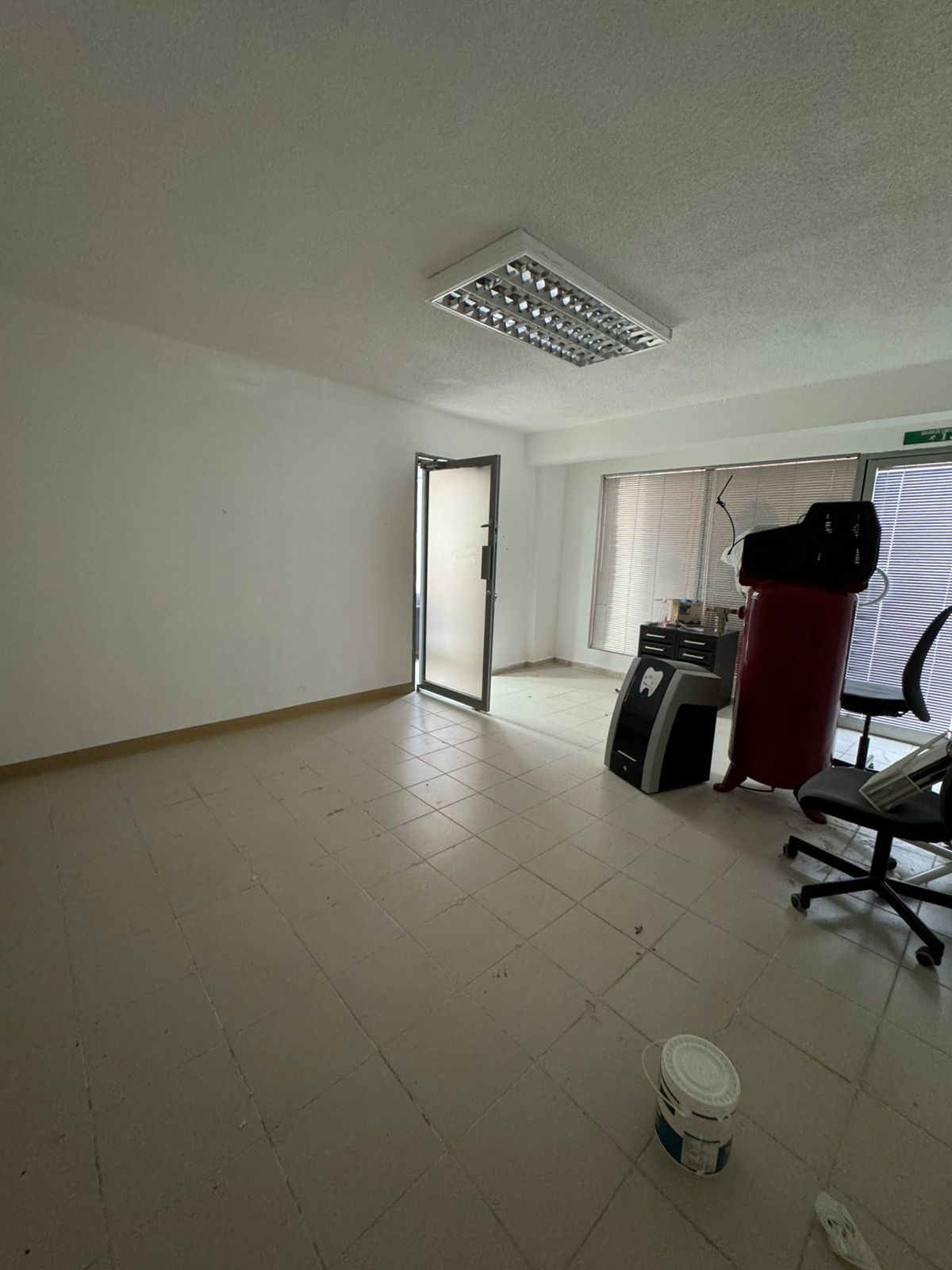 oficinas y locales comerciales - Alquilo Local en 1er Piso en La Esperilla Próximo a la Gomez 
Código: PD462