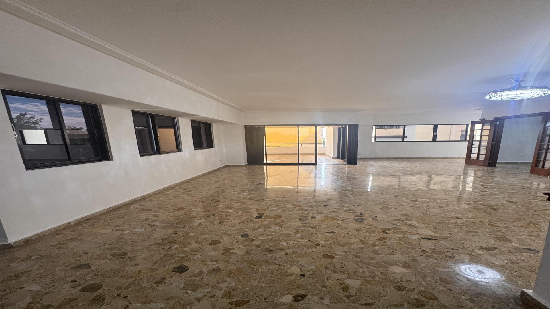 apartamentos - En alquiler apartamento de 3 habitaciones frente al parque 6