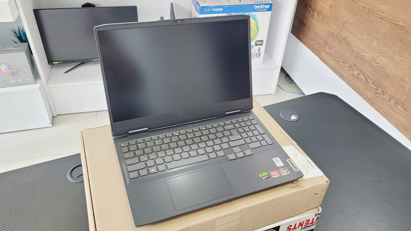 computadoras y laptops - LAPTOP LENOVO GAMING 3 RYZEN 5 8GB 512SSD 0