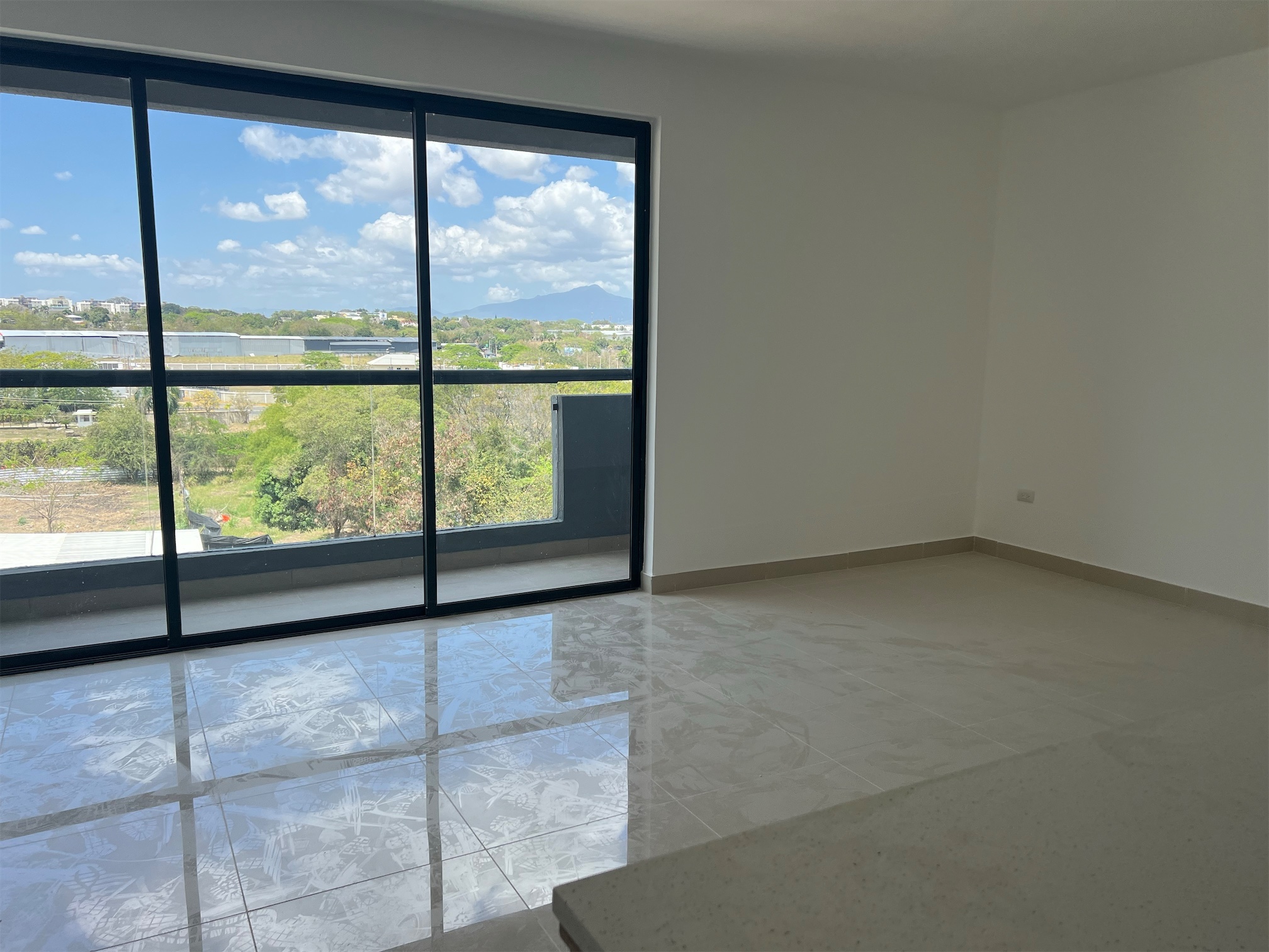 apartamentos - Alquilo En residencial Livera Hispaniamericana 3