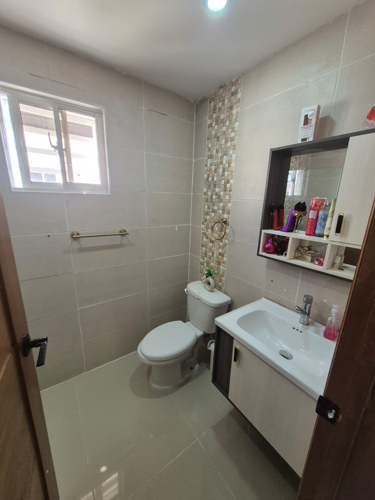 apartamentos - Se vende apartamento todo amueblado En STO Este 9