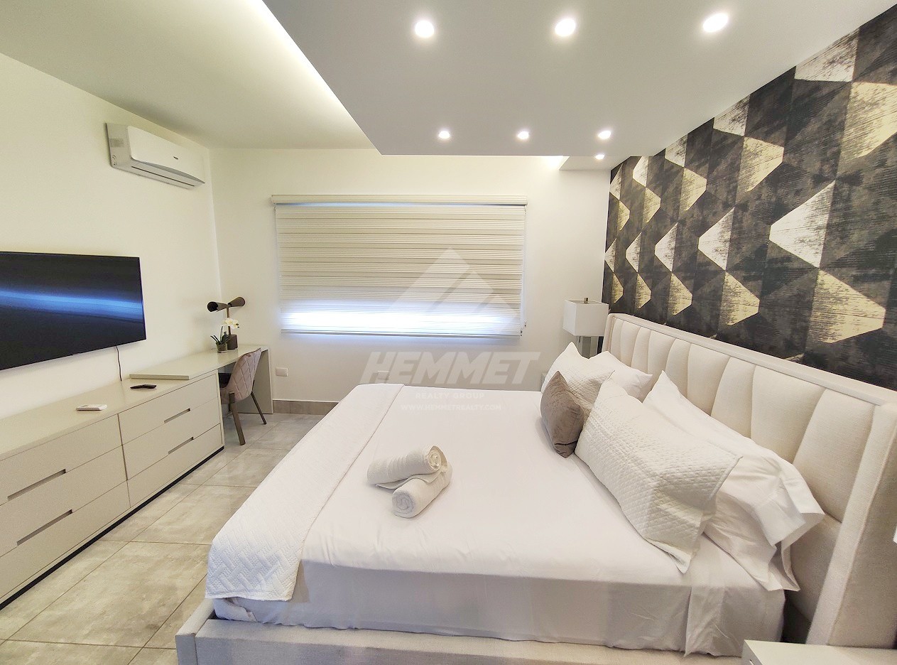 apartamentos - PISO ALTO AMUEBLADO CON PISCINA 2 HAB. LA ESMERALDA 0