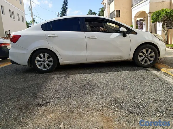 carros - VENDO KIA RIO 2016 EN BUENAS CONDICIONES 14