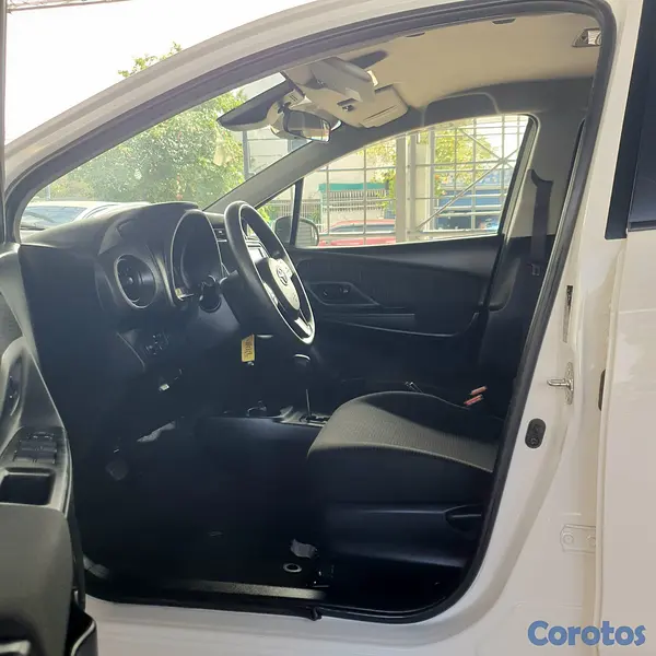 carros - ***TOYOTA VITZ SPORT 2020 IMPECABLE 9