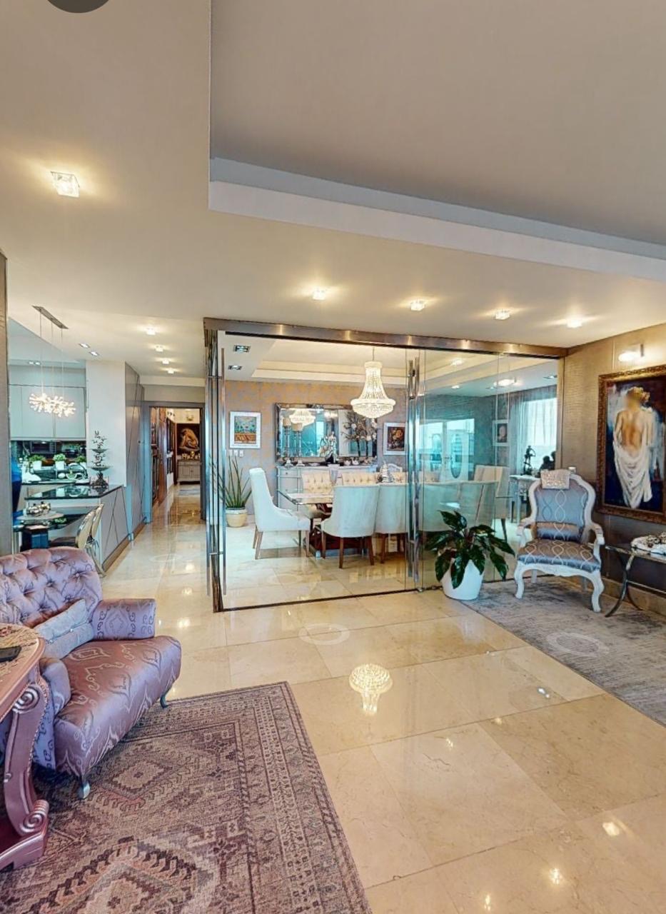 apartamentos - Vendo Los Cacicazgos, Esta propiedad  de 340m² en  1