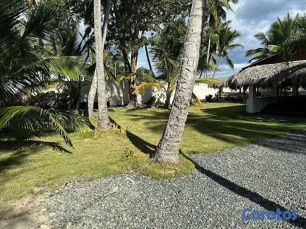solares y terrenos - SOLAR EN VENTA CON PLAYA PRIVADA Y CASA EN GUAYACA 2