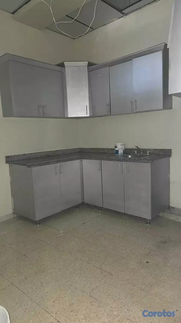 oficinas y locales comerciales - Alquilo Local en Av. Rómulo Betancourt, Excelente Punto Comercial 5