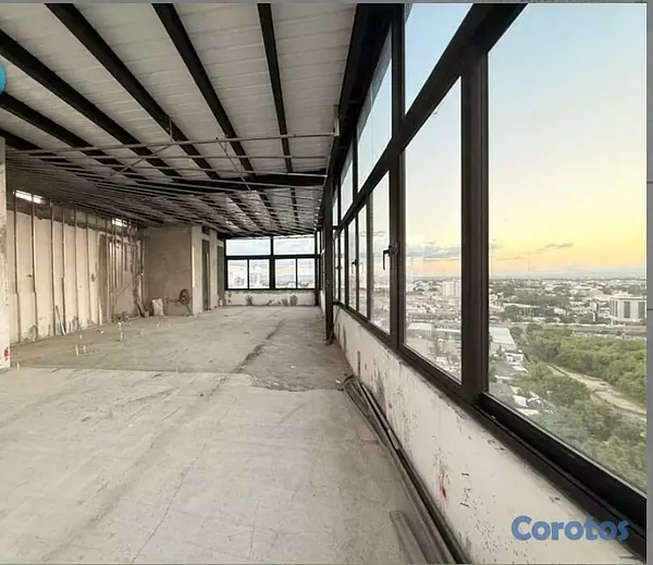 oficinas y locales comerciales - Local comercial en alquiler en Piantini con Vista Panorámica 360° 4