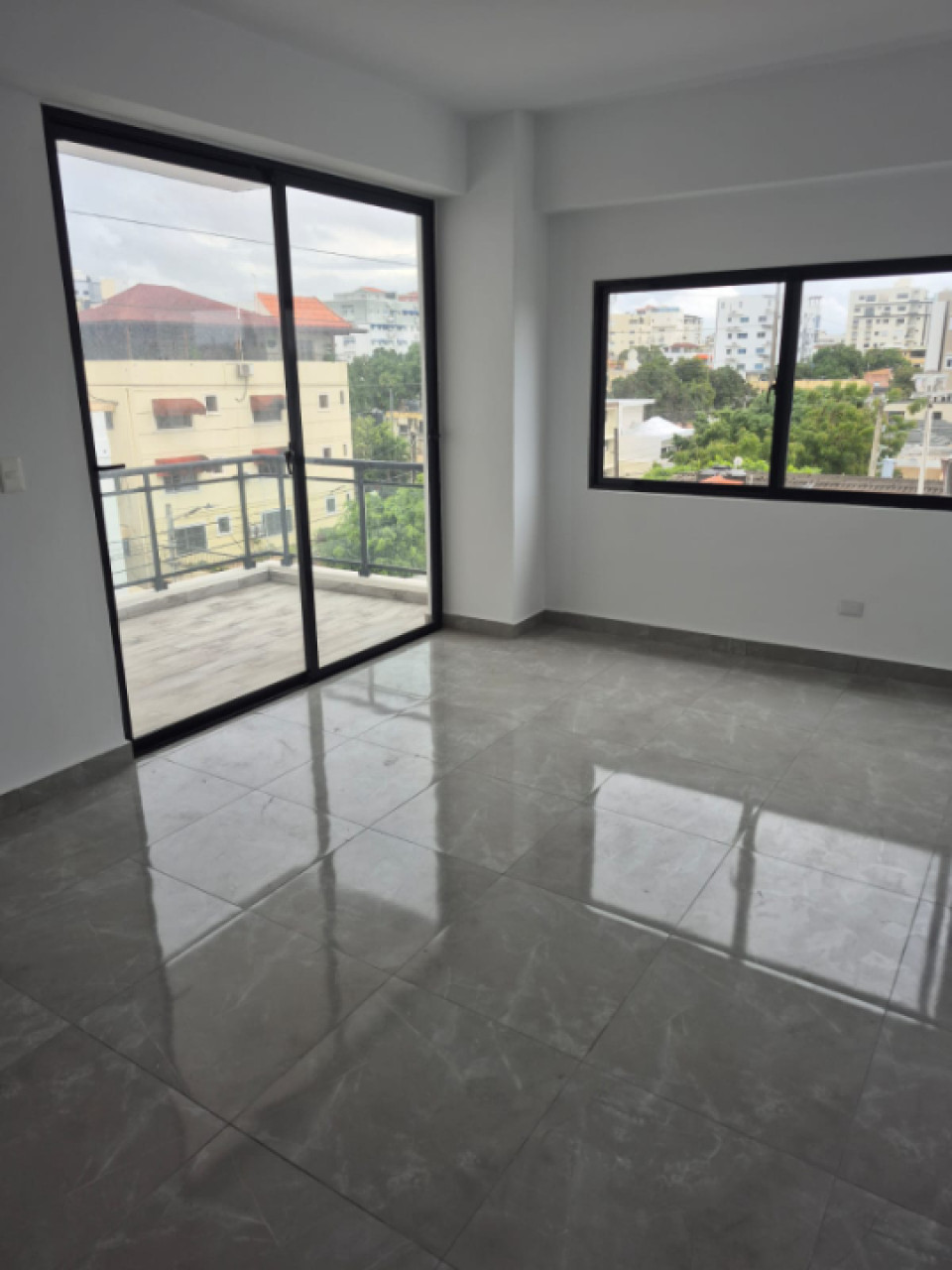 apartamentos - En venta hermoso apartamento en Renacimiento 5