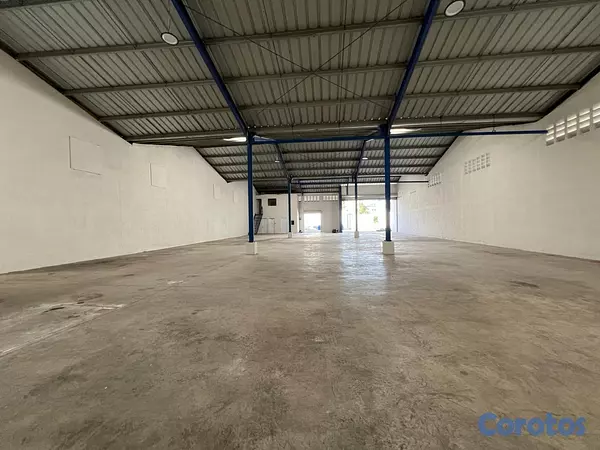 oficinas y locales comerciales - Local Comercial en Santo Domingo Este Zona comerci 9