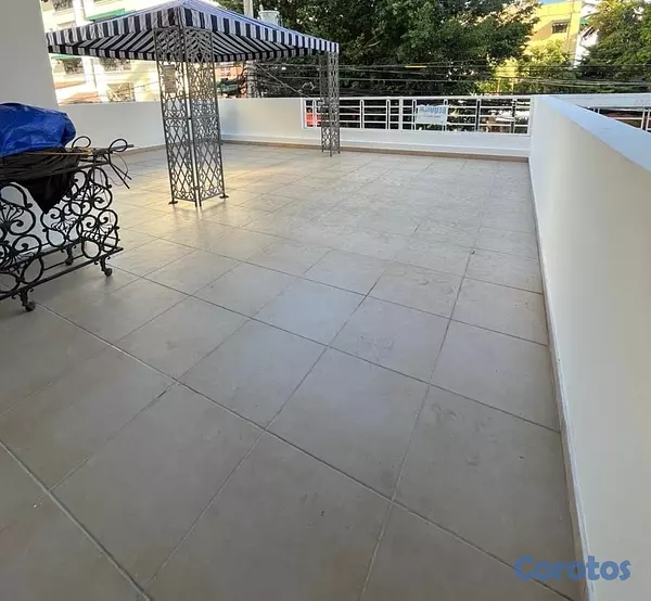 apartamentos - Apartamento en Alquiler en Bella Vista con terraza, 2do piso.
 12
