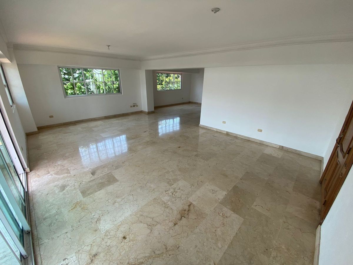 apartamentos - Alquiler de Apartamento vacio amplio en Urb Real🛑 3