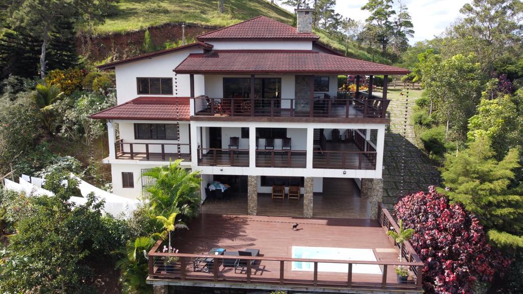 otros inmuebles - Propiedad Jarabacoa con 6 villas y 4 apartamentos 3