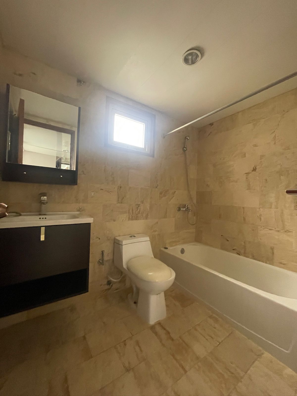 apartamentos - 🏠 En Alquiler: Apto detrás de Ikea y 360 U$1,300 0