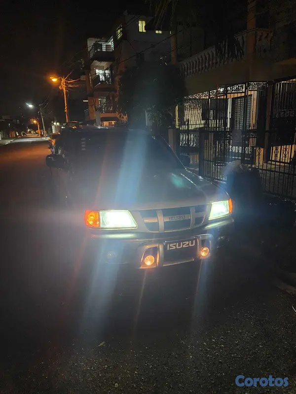 jeepetas y camionetas - Impecable Isuzu Rodeo 2004 12