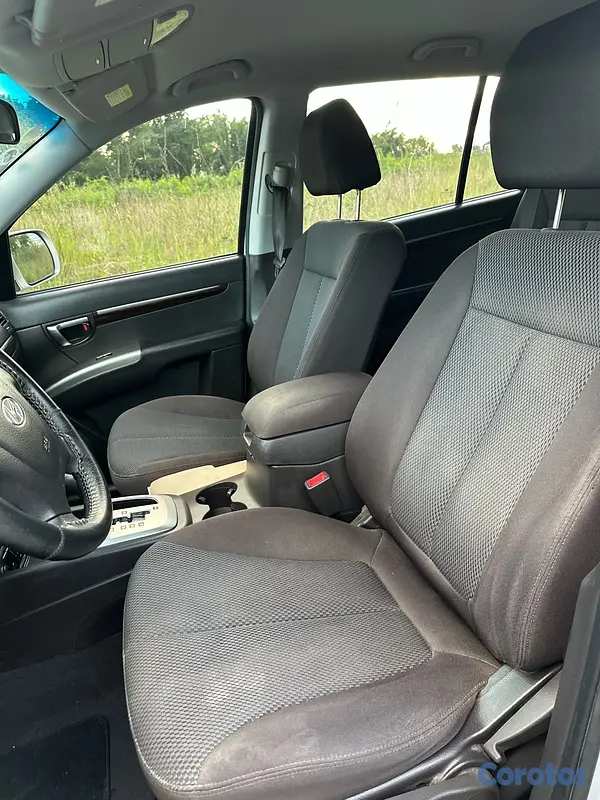 jeepetas y camionetas - Hyundai Santa Fe 2011 (solo 68 mil km) 8