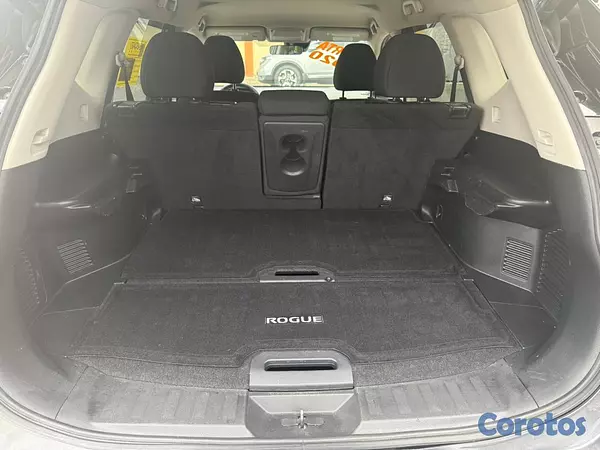 jeepetas y camionetas - Nissan Rogue SV 2020 5