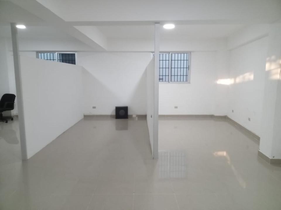 oficinas y locales comerciales - Local Comercial en EVARISTO MORALES 8