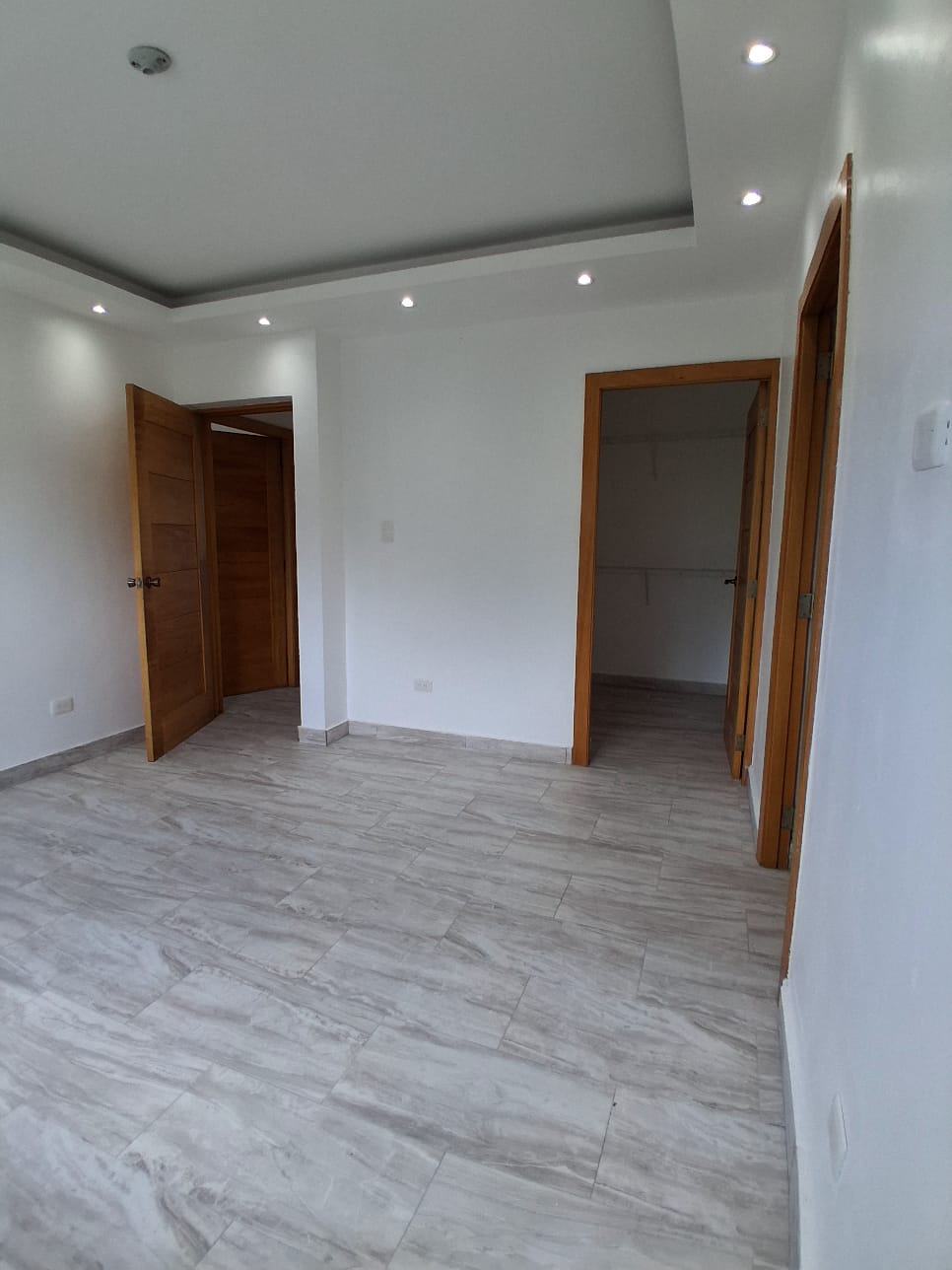 apartamentos - Apartamento Ensanche Ozama (nuevo)  US$ 260,000  4