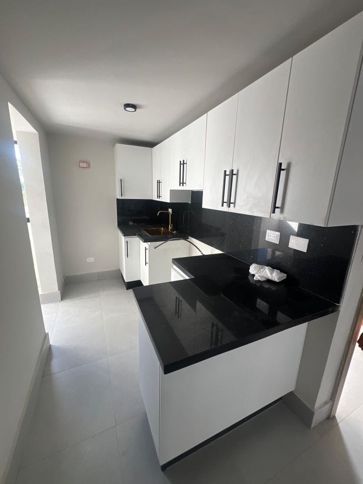 casas - Se Vende Apartamento nuevo Ubicado Prox. a la playa en Juan Dolio  1