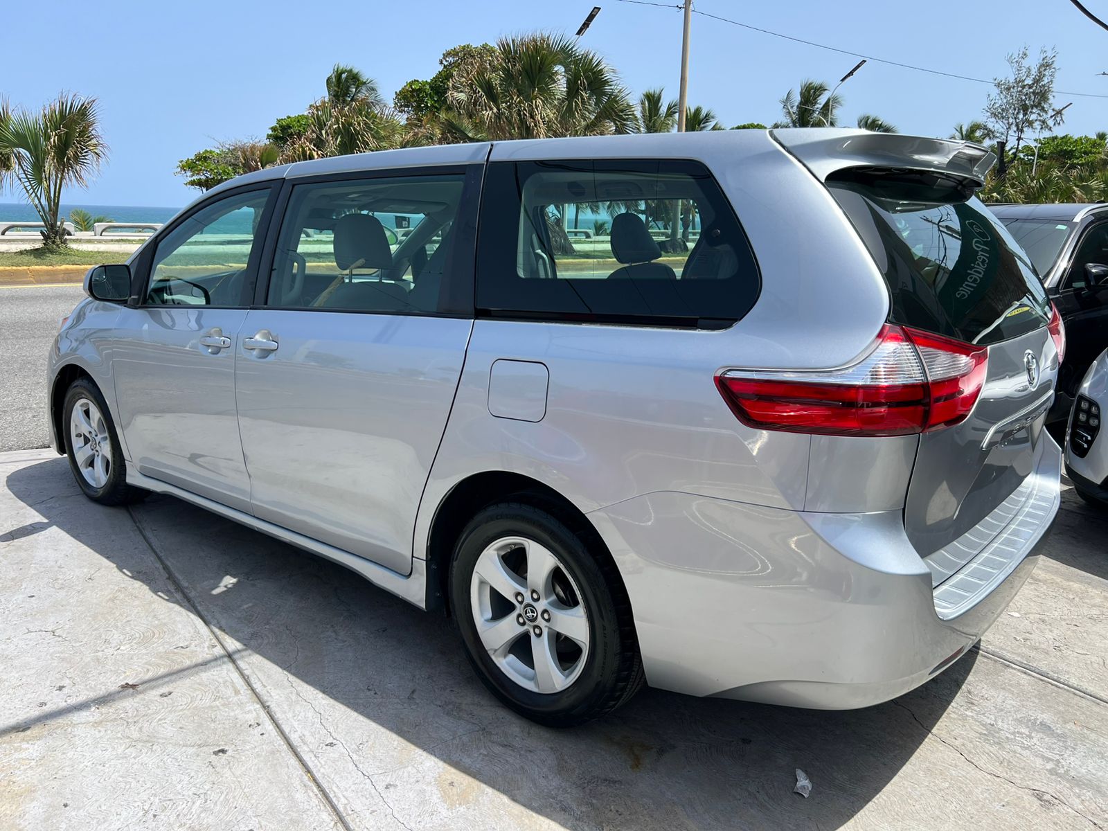 jeepetas y camionetas - Toyota Sienna 2018 8