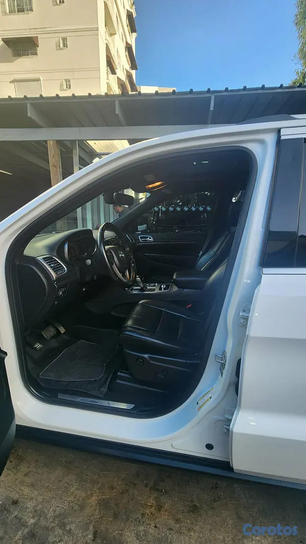 jeepetas y camionetas - Jeep Grand Cherokee Limited 2021 6