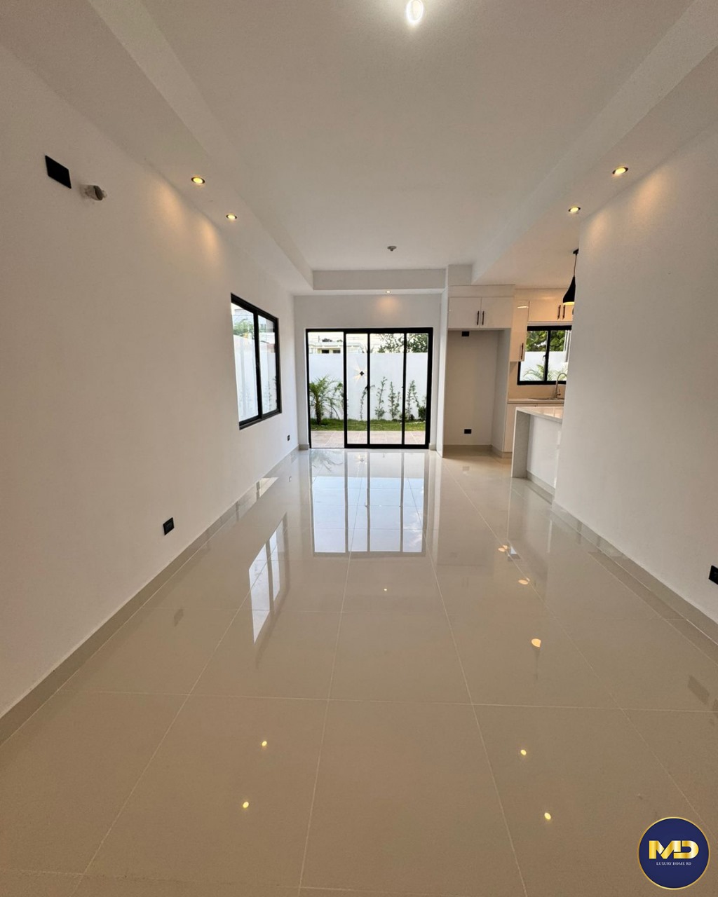casas - CASA CON AMPLIO PATIO Y TERRAZA+AREA DE BBQ|3HB/2.5BÑ/3Pq| CISTERNA+POZO DE AGUA 1