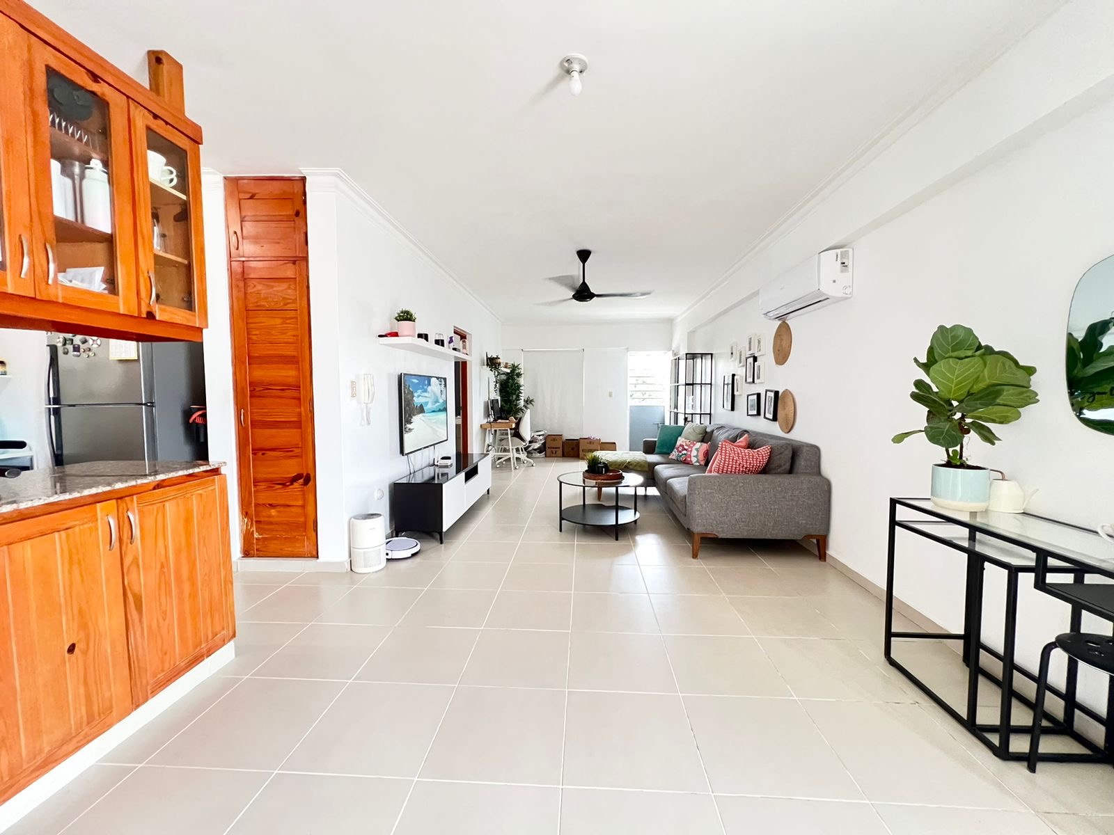 apartamentos - Vendo zona universitaria piso 5 una hab 1.5 baños  0