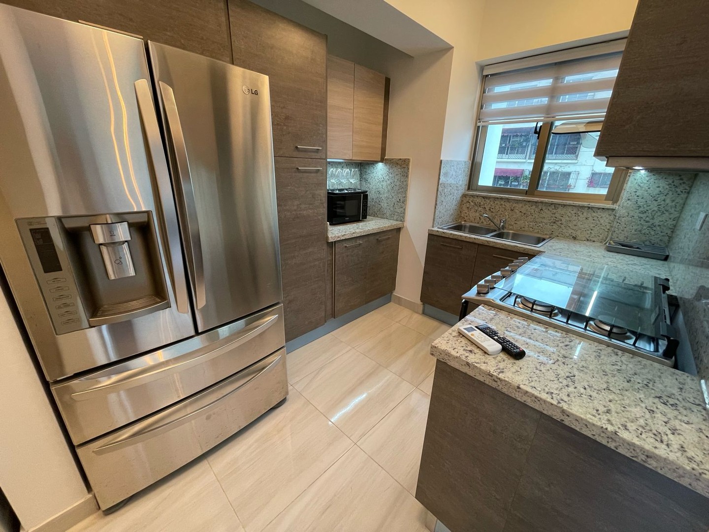 apartamentos - Vendo Apartamento Amueblado de 3 Habitacione en Evaristo Morales  
CÓDIGO: PD161 1