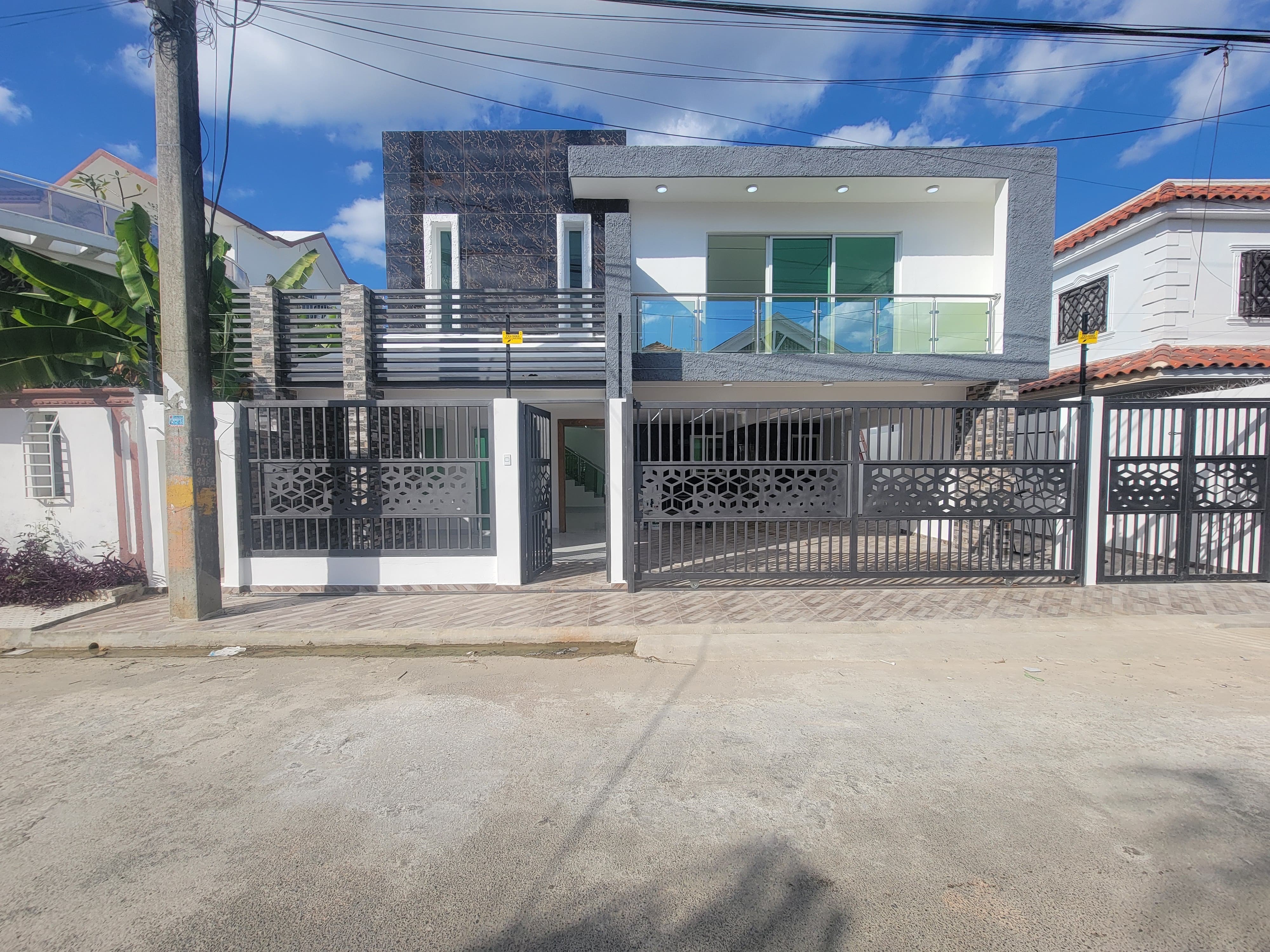 casas - venta de casa en la autopista de san isidro prado oriental con piscina 350mts