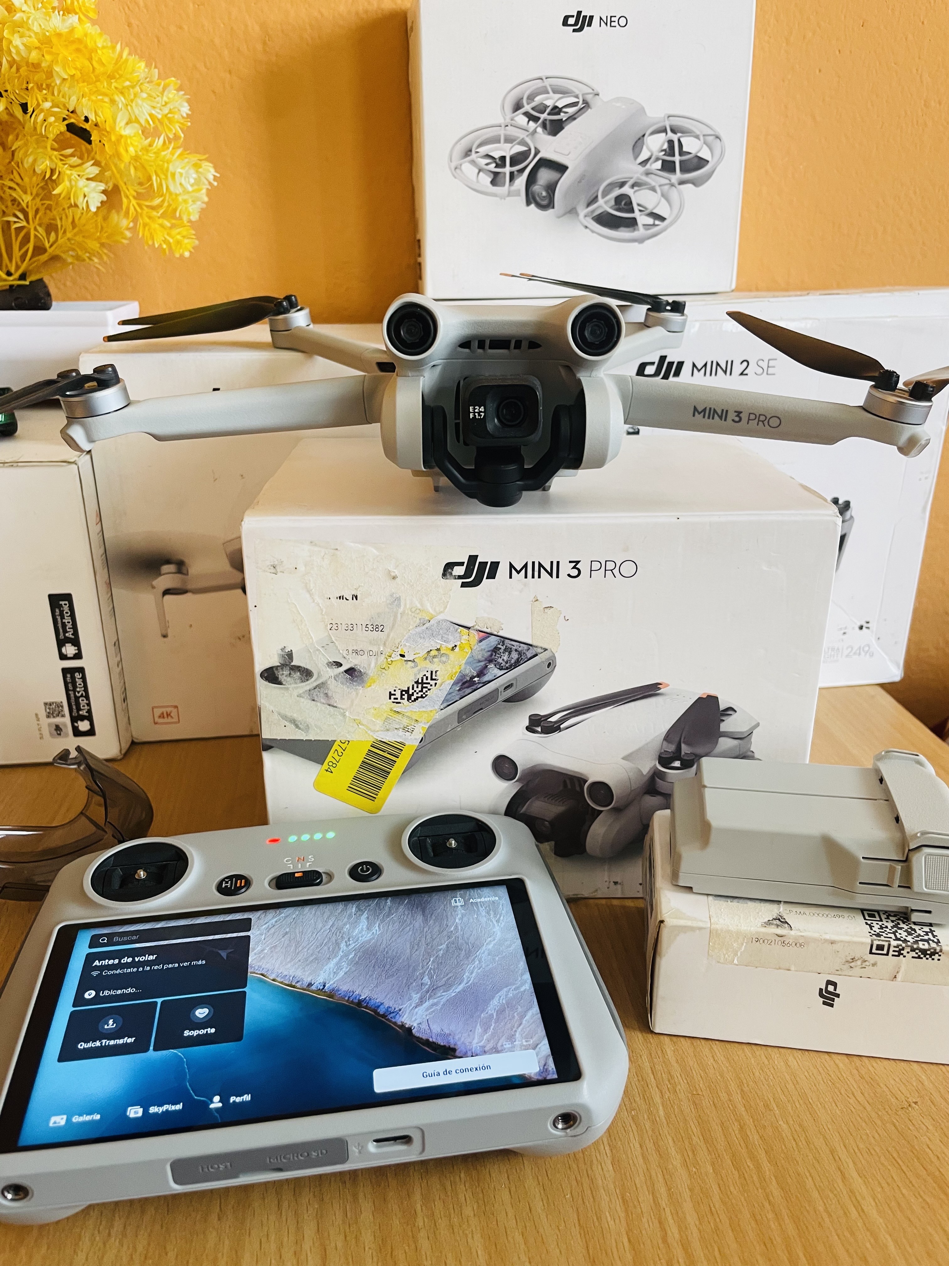 otros electronicos - DJI mini 3 pro con el control RC y batería 🔋 plus  2