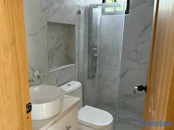 casas - CASA MODERNA EN VENTA DE DOS NIVELES, SANTIAGO. 9