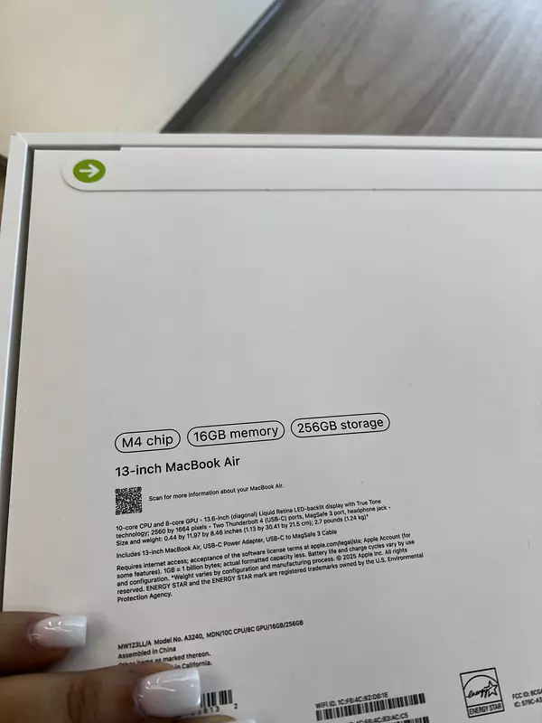 computadoras y laptops - MACBOOK AIR 13'' M4 16GB RAM 256GB SSD SELLADA 2