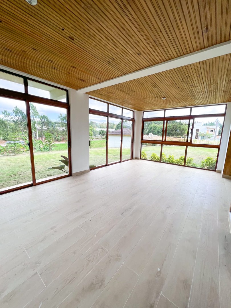 casas vacacionales y villas - Preciosa Villa Nueva en Proyecto Cerrado de Jarabacoa  6