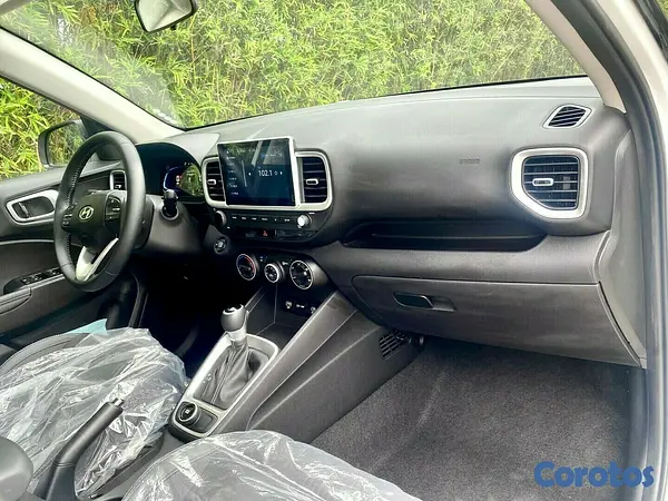 carros - HYUNDAI VENUE FULL (DOBLE TONO) 2025 6