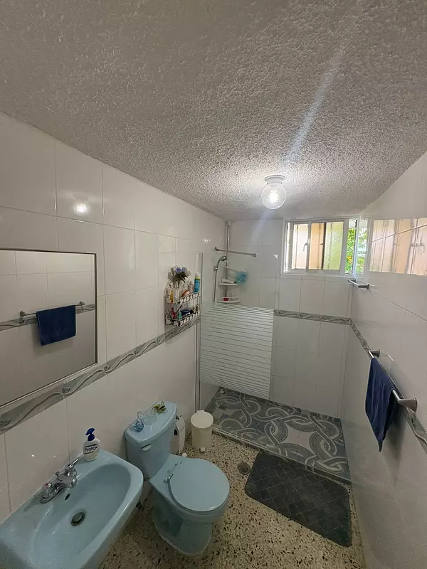 casas - Casa Espaciosa en Venta – Av. Independencia, Santo 8