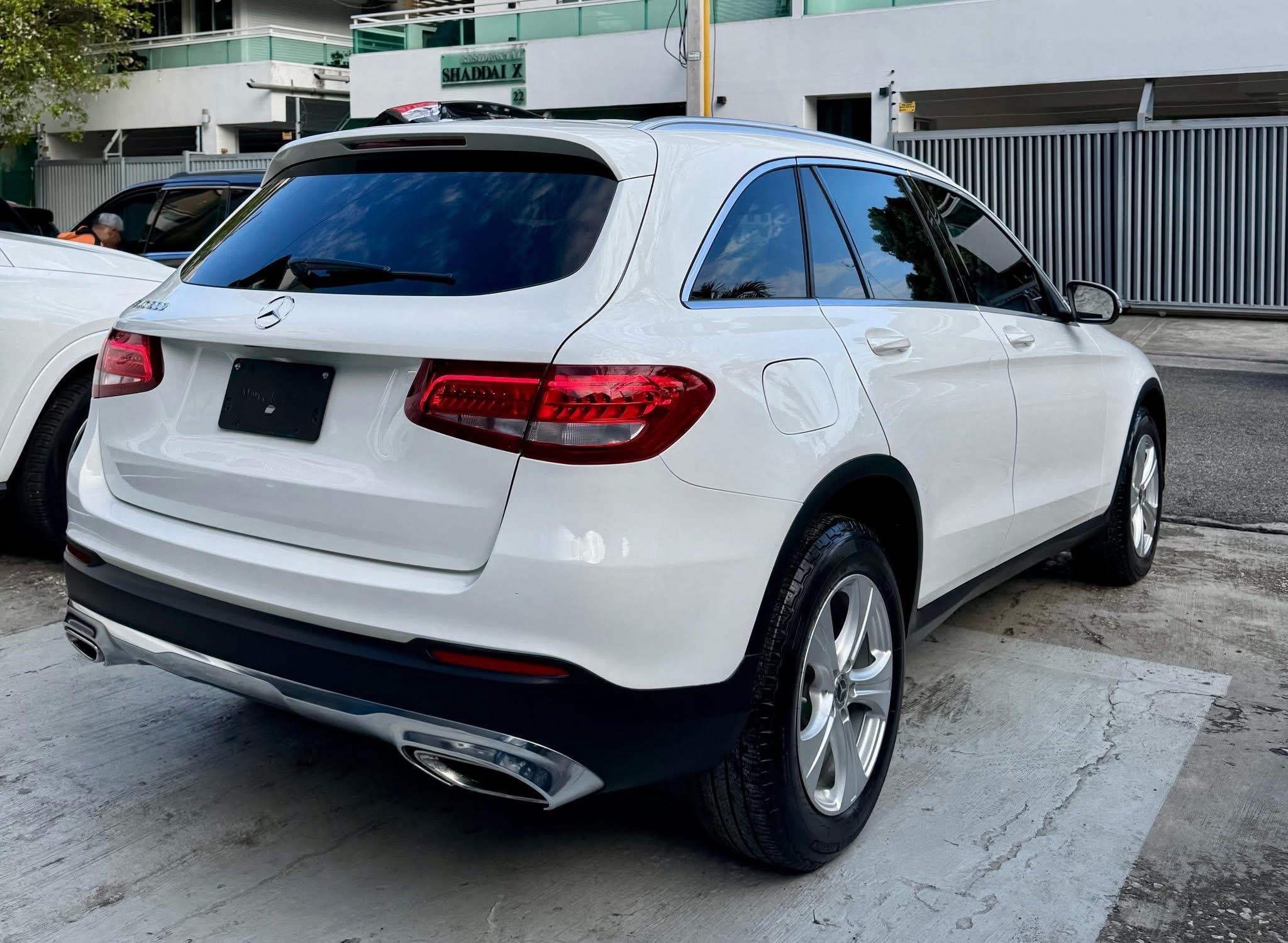 jeepetas y camionetas - Mercedes Benz GLC300 2018 4Matic  5