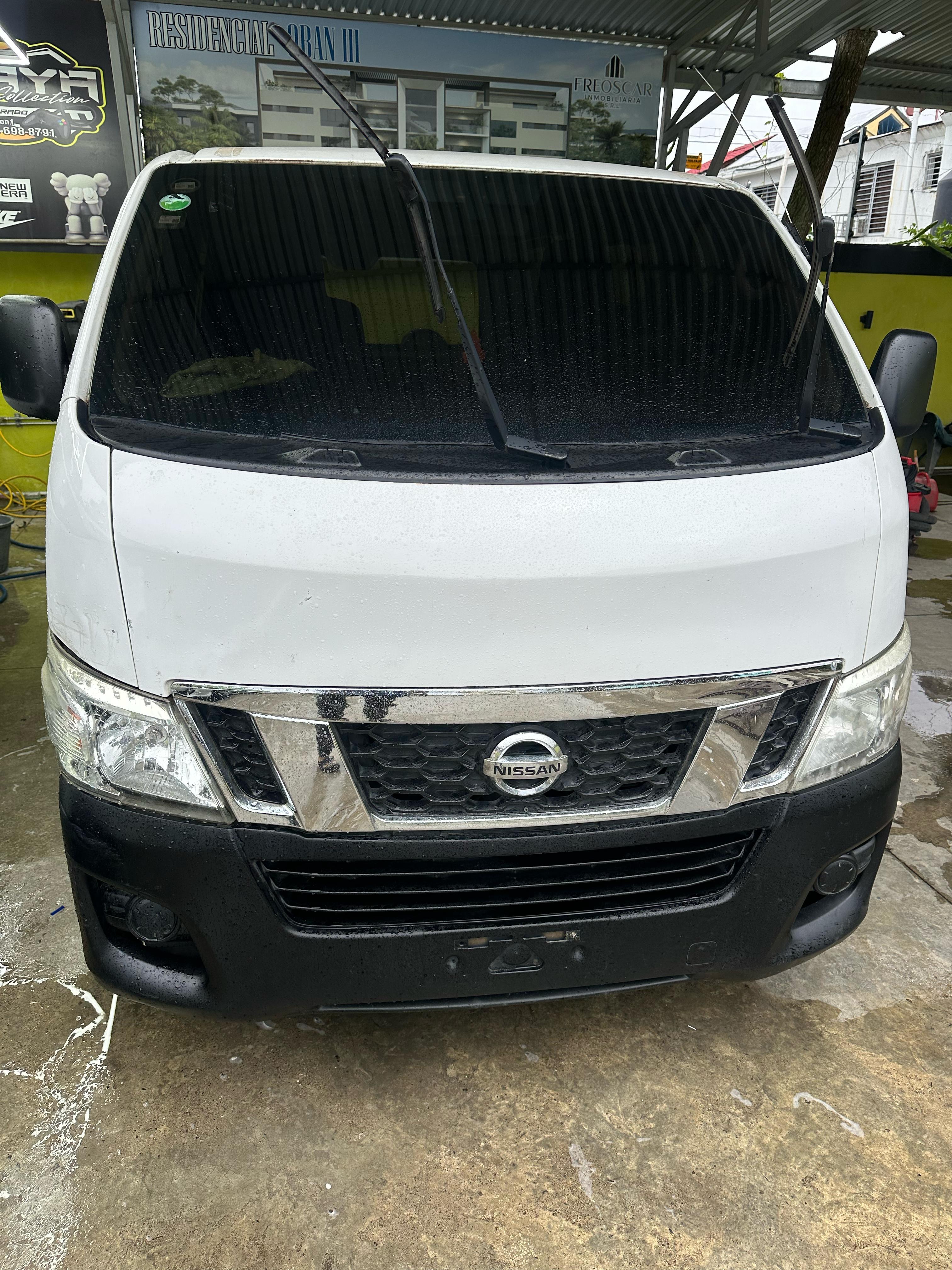 jeepetas y camionetas - Nissan urvan 2016 6