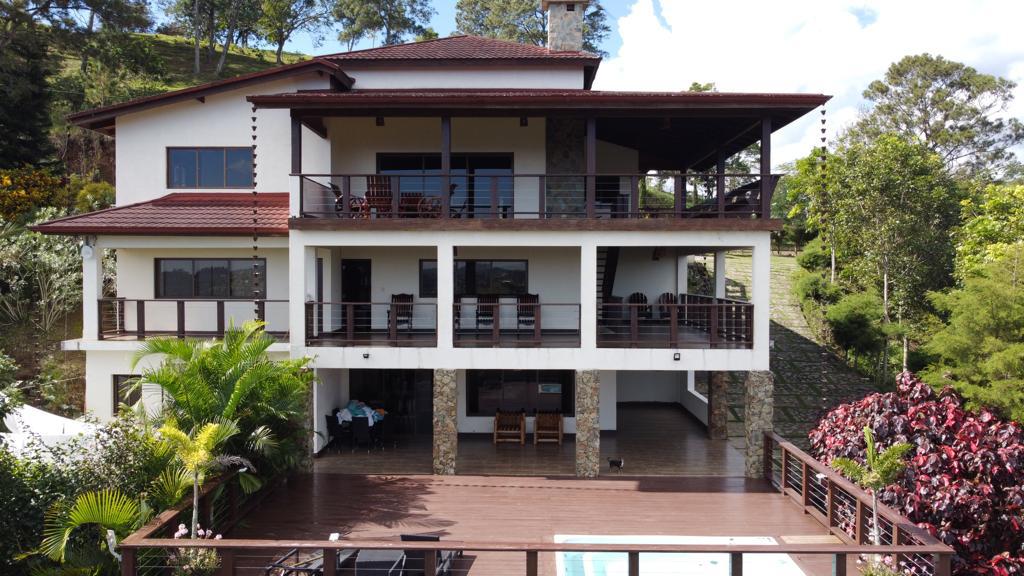 otros inmuebles - Propiedad Jarabacoa con 6 villas y 4 apartamentos 1