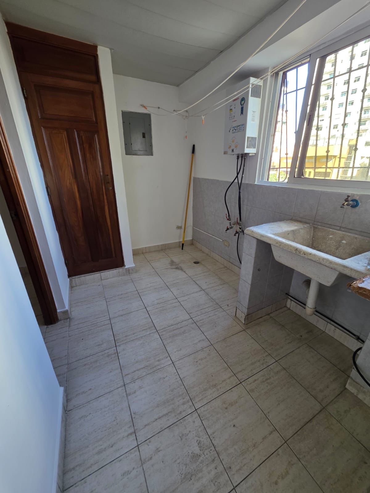 apartamentos - Rento hermoso  apartamento en Bella Vista de 204mts. 7