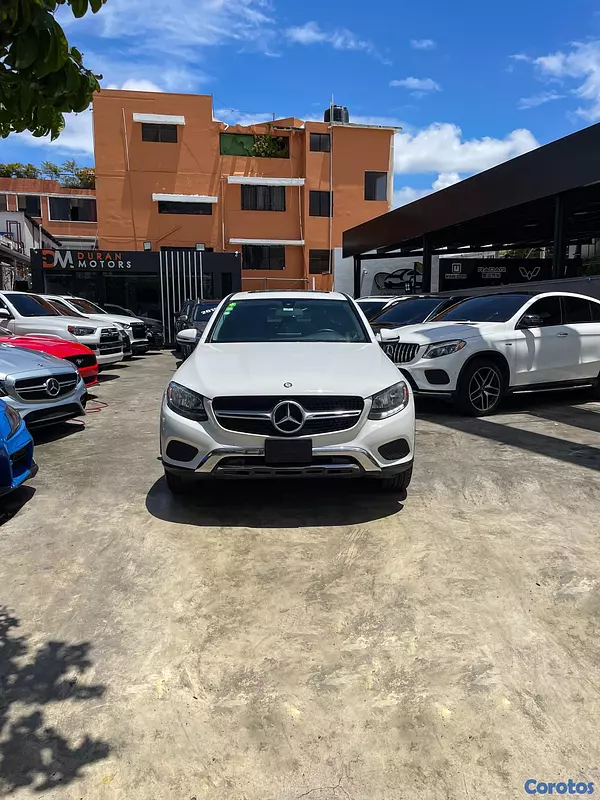 jeepetas y camionetas - Mercedes Benz GLC-300 4Matic 2017 2