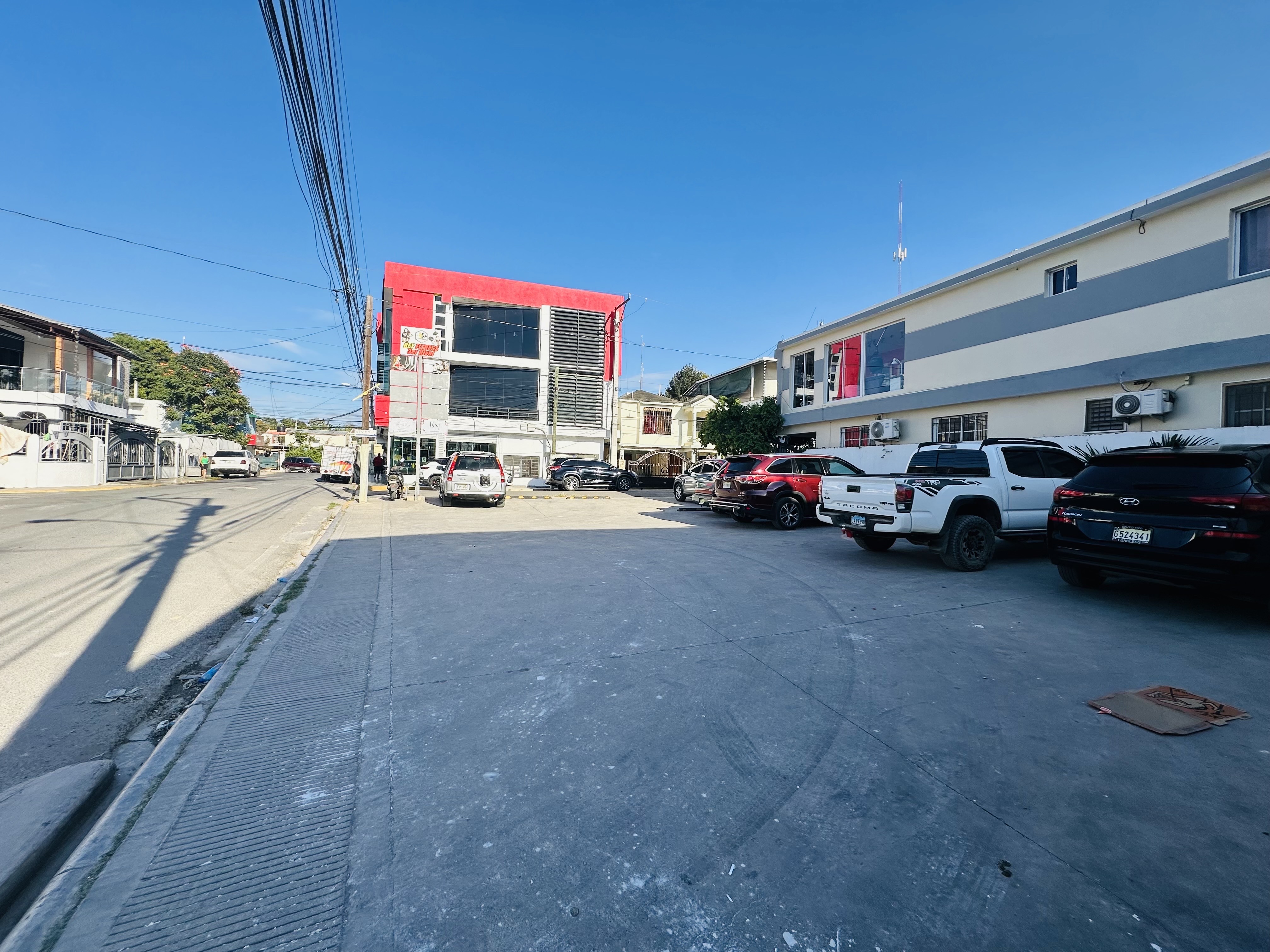 oficinas y locales comerciales - LOCAL COMERCIAL EN RENTA EN LA PADRE LAS CASA SANTIAGO DE LOS CABALLEROS  2