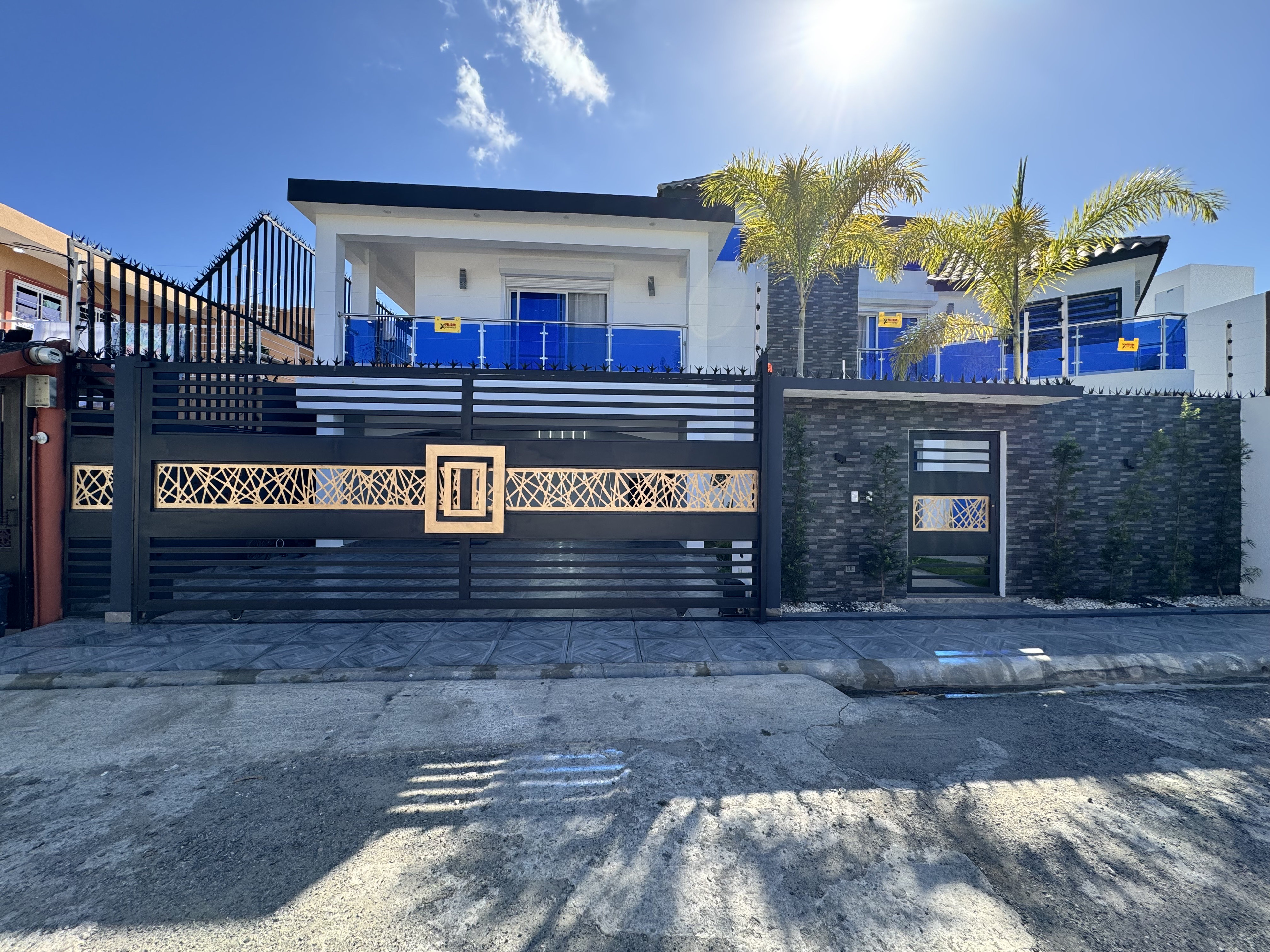 casas - venta de casa de lujo en autopista de san isidro brisa oriental Santo Domingo 