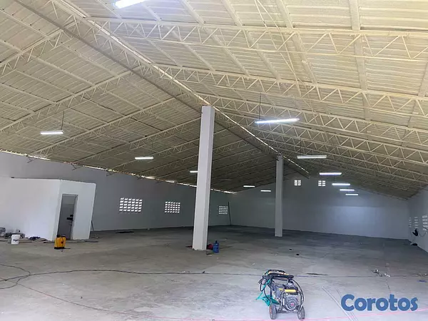 otros inmuebles - Naves en Alquilres en la Av. Independencia Proximo a Casa España 6