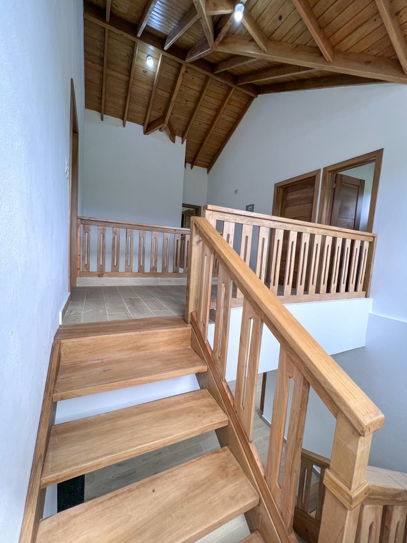casas vacacionales y villas - Preciosa Villa Nueva en Proyecto Cerrado de Jarabacoa  7